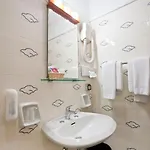 فندق Moderno 3*