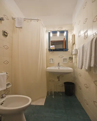 מלון Moderno אריצ'ה