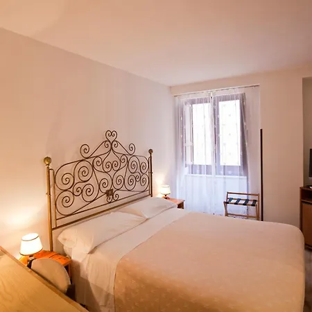 Hotel Moderno 3*