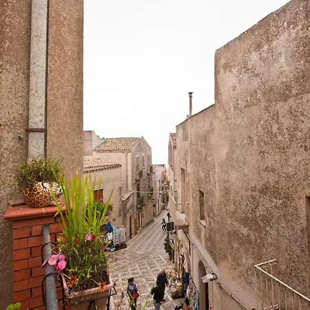 Moderno Erice