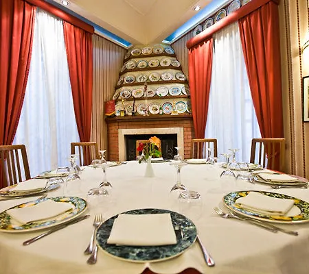 Moderno Hotel