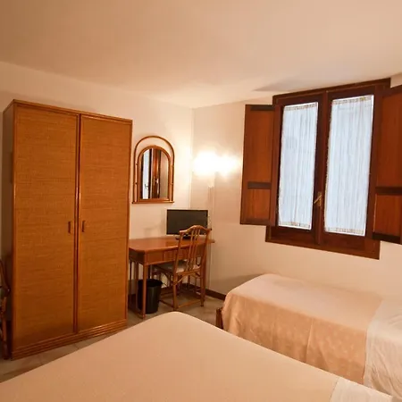 Hotel Moderno 3*